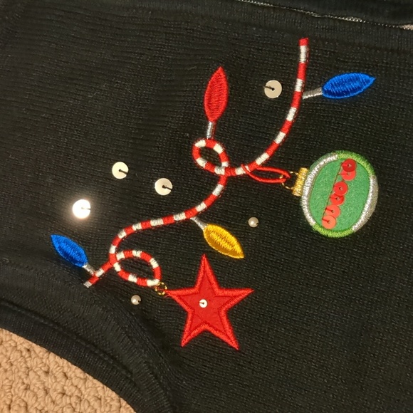 Vintage Nouveaux Holiday Embroidered Sweater Vest - Picture 3 of 10